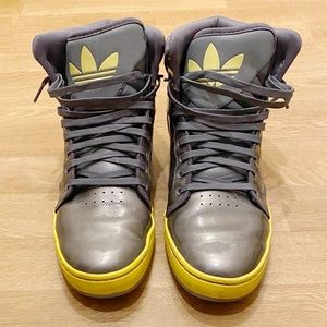 Adidas Grey/Silver Sneakers